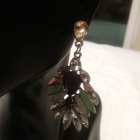 Earrings   - Picture 2 of 4